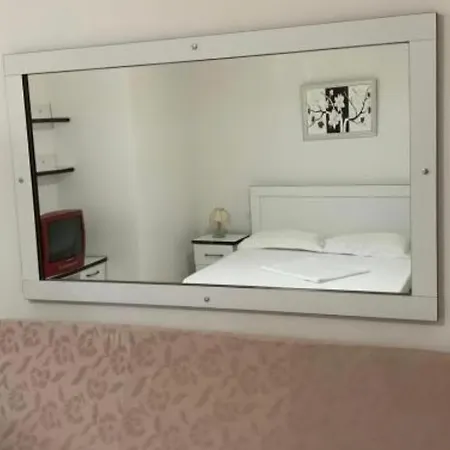 Gazoniere Rruga 1 Maji דירה *
